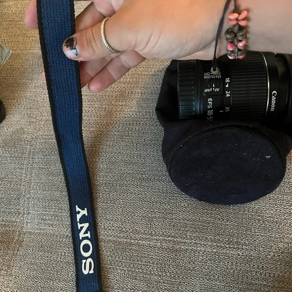CANON EOS Rebel T6! (Includes TWO lenses** BATTERY INCLUDED!!!) Starter kit!